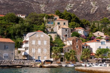 Mlini, Hırvatistan - 09 Ağustos 2023: Hırvatistan 'da Mlini' nin deniz manzarası