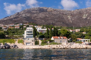 Mlini, Hırvatistan - 09 Ağustos 2023: Hırvatistan 'da Mlini' nin deniz manzarası