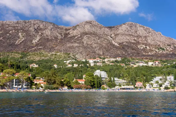 Mlini, Hırvatistan - 09 Ağustos 2023: Hırvatistan 'da Mlini' nin deniz manzarası