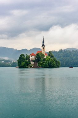 Bled, Slovenya - 28 Haziran 2023: Slovenya 'da Güzel Göl Bled.