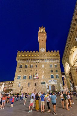 Floransa, İtalya - 28 Haziran 2023: Floransa, İtalya Piazza della Signoria 'dan Palazzo Vechio ile