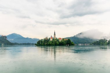 Bled, Slovenya - 28 Haziran 2023: Slovenya 'da Güzel Göl Bled.