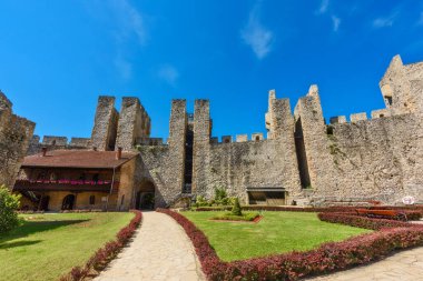 Despotovac, Sırbistan - 2 Mayıs 2024: Manasija manastırı, Sumadija ve Batı Sırbistan 'daki ortaçağ binaları. Sırbistan 'ın Despotovac kenti yakınlarındaki Manastır, 15. yüzyılda inşa edildi.