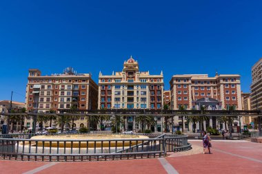 Malaga, İspanya - 02 Ağustos 2024: Malaga 'nın merkezinde ana cadde