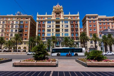 Malaga, İspanya - 02 Ağustos 2024: Malaga 'nın merkezinde ana cadde