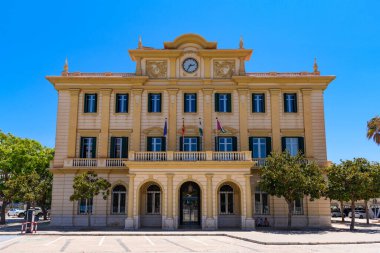 Malaga, İspanya - 02 Ağustos 2024: Malaga Liman İdaresi Binası - Malaga, Endülüs, İspanya