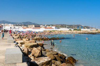 Tarifa, İspanya - 3 Ağustos 2024: Tarifa Sahili İspanya 'nın güneyinde