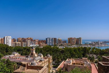 Malaga, İspanya - 06 Ağustos 2024: Malaga şehri Alcazaba 'dan. Malaga. İspanya
