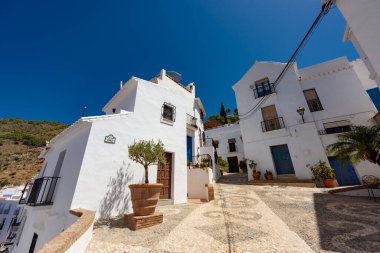 Frigiliana, İspanya - 07 Ağustos 2024: Frigiliana, Endülüs, İspanya. Frigiliana 'nın pitoresk kasabası.