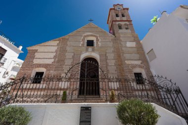 Frigiliana, İspanya - 07 Ağustos 2024: Frigiliana, Endülüs, İspanya. Padua 'lı Aziz Anthony Kilisesi