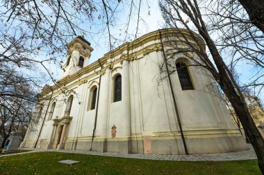 Novi Sad, Sırbistan 26 Ocak 2025: Almaska kilisesi Novi Sad 'daki Sırp Ortodoks Kilisesi' nin azizlerin üç hiyerarşisinin tapınağı. 