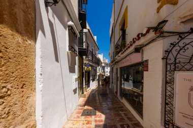 Marbella, İspanya - 06 Ağustos 2024: Marbella, İspanya sokakları.