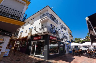 Marbella, İspanya - 06 Ağustos 2024: Marbella, İspanya sokakları.