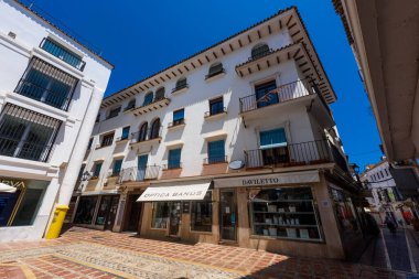 Marbella, İspanya - 06 Ağustos 2024: Marbella, İspanya sokakları.