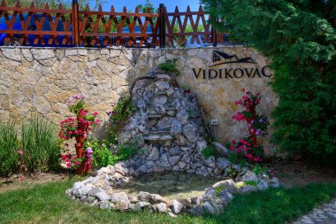 Novi Sad, Sırbistan - 08 Haziran 2025: Sırbistan 'da Novi Sad yakınlarındaki Fruska Gora' da 