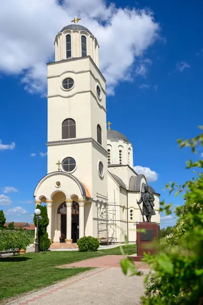 Sirig, Sırbistan - 31 Mayıs 2025: St. Ortodoks Kilisesi Sırbistan 'ın Sirig kentinde Ostrog Fesleğeni.