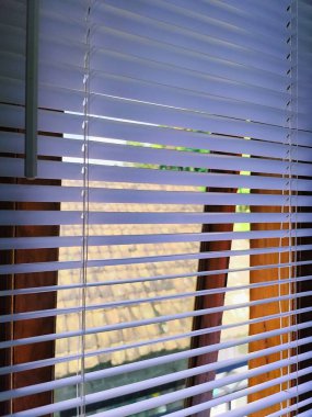 Odadaki havalandırma perdesini açın.