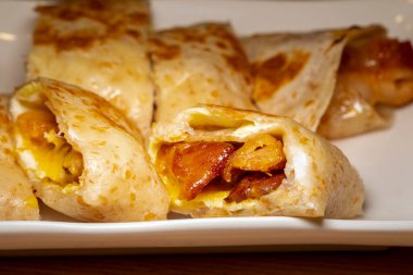 Tayvan aşkı ve lezzetli kahvaltı, füme yumurta keki.