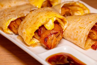 Tayvan aşkı ve lezzetli kahvaltı, füme yumurta keki.