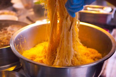 Tayvan mutfağı Tayvan usulü kızarmış pirinç eriştesi.