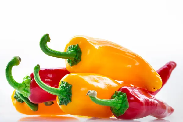 Red Yellow Fresh Bell Peppers White Background — Stock Photo, Image