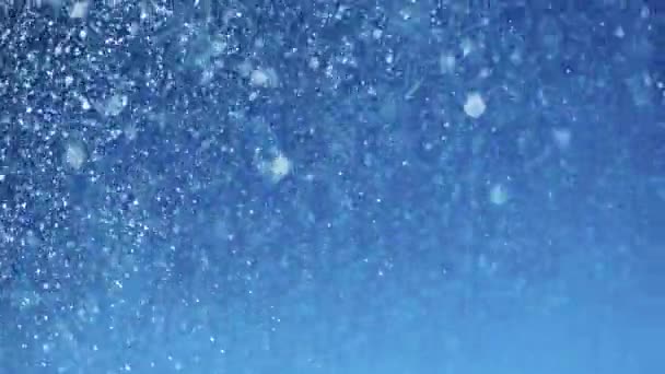 水のカーテンを形成するために落下水滴の高速ショットを閉じる — ストック動画