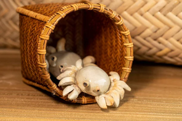 Prachtige Handgemaakte Aardewerk Krabben Bamboe Manden — Stockfoto