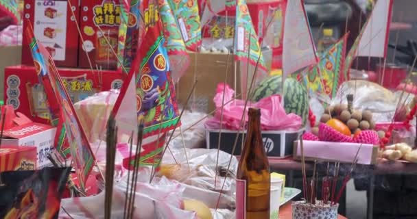 Pudu Hívők Papírpénzt Égetnek Kínai Szellem Fesztivál Alatt — Stock videók