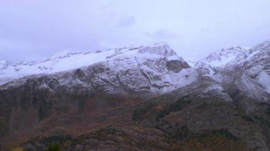 İsviçre Alplerindeki en büyük buzul aletschgletscher Buz Nehri.