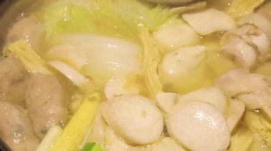 Yakın plan sıcak çay demliği (2022 10 Taipei, Tayvan)