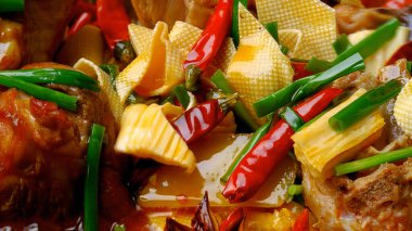 Kokulu yağ ve kızartılmış baharatlı kumaş