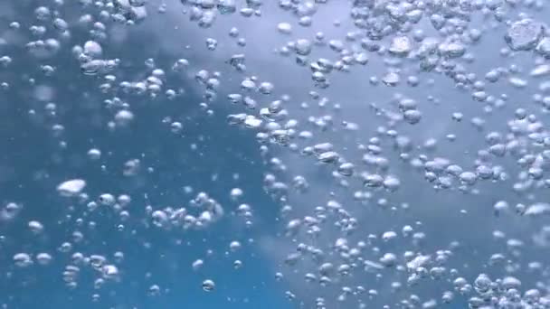 Disparo Alta Velocidad Burbujas Naturales Agua Mineral Clara — Vídeo de stock