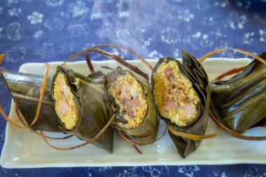 There are hot dumplings on the desktop