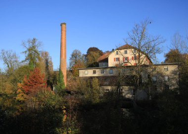 Schoenau adında Wetzikon Zürih 'teki eski bir fabrika..