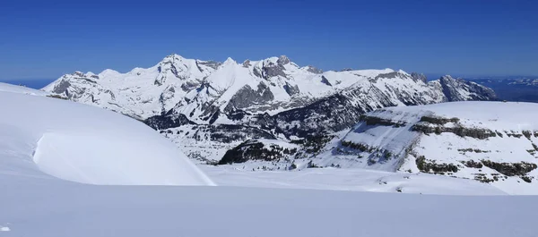 山頂から見たアルプシュタイン山脈 Chaeserrug山 — ストック写真