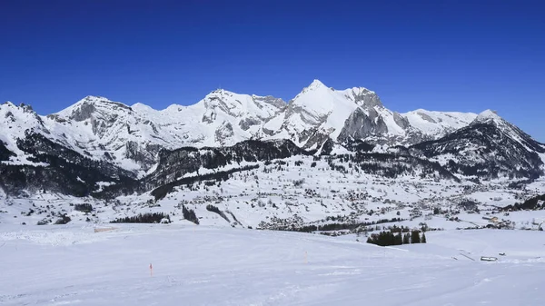 阿尔卑斯坦山脉冬季 托亨堡谷地 — 图库照片