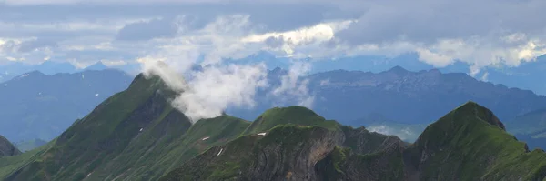 タンホーン山とブリエンザー ロソーンリッジ スイス — ストック写真