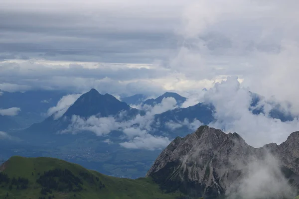 Mount Stanserhorn Obklopen Mraky — Stock fotografie
