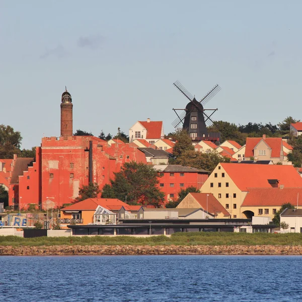 エベルトフト デンマークの東海岸の町 黒の古い風車 — ストック写真