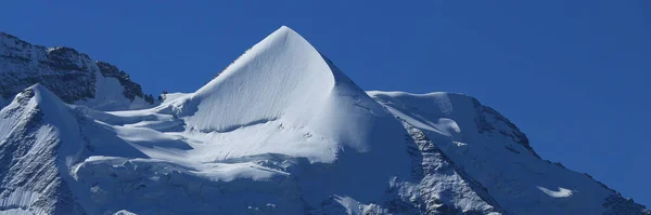 Pico Apuntado Del Monte Silberhorn Cielo Azul Suiza — Foto de Stock