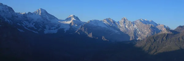 从瓦利斯的Maennlichen看到的山脉 — 图库照片