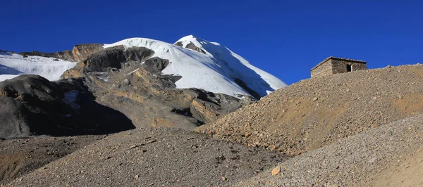 Гора Торонг Укрытие Перевалом Торонг Непал — стоковое фото