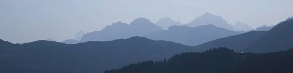 Bergskedjor Morgonljuset Sett Utifrån Vorder Walig Schweiz Naturhuvud Schweiziska Berg — Stockfoto