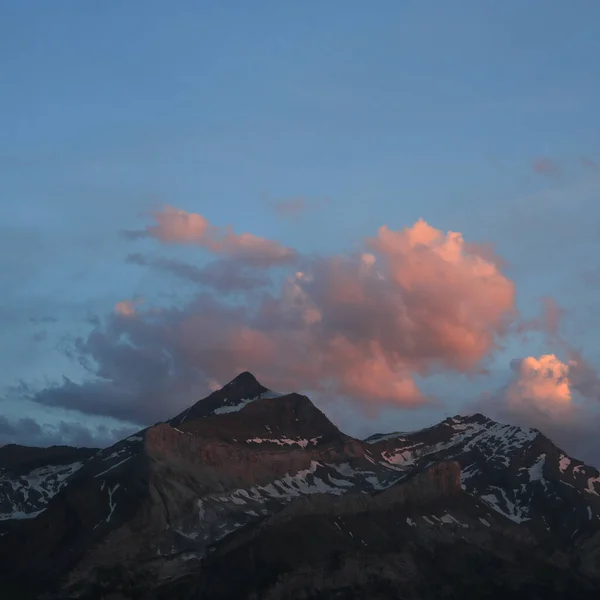 Bright Lit Evening Cloud Les Diabletets Range — Zdjęcie stockowe