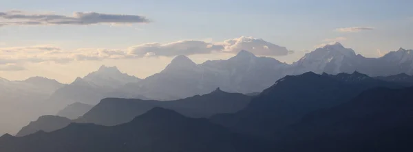 Gipfel Von Schreckhorn Eiger Und Mönch lizenzfreie Stockbilder
