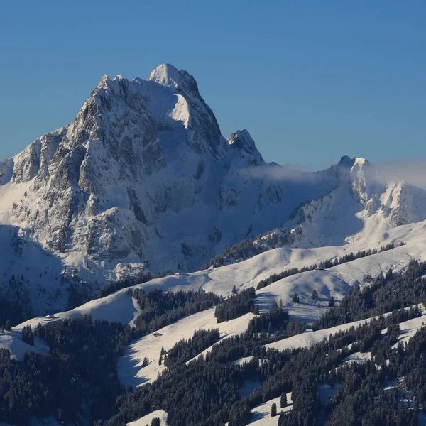 Зимний День Saanenland Valley Швейцария — стоковое фото