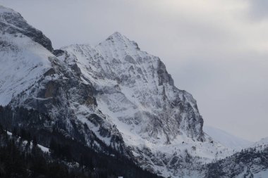 Arpelistock, Gsteig bei Gstaad 'dan görülen dağ.