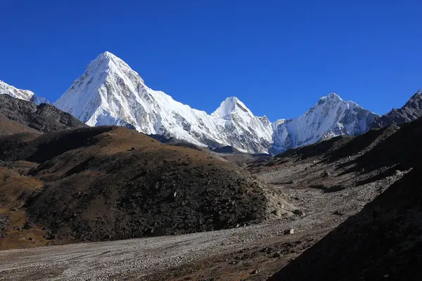Neve Cobriu Monte Pumo Vista Distante Acampamento Base Everest Nepal — Fotografia de Stock