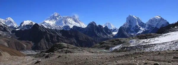 stock image High mountains Pumori, Lobuche, Mount Everest, Nuptse, Lhotse, Makalu, Cholatse and Tobuche, Nepal.