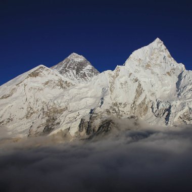 Sonbaharda Everest ve Nuptse Dağı, Nepal.